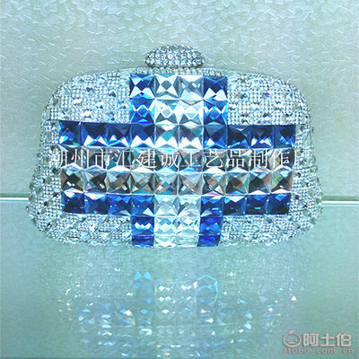 璀璨隨身，優(yōu)雅赴宴——潮州匯建誠工藝品女士鑲鉆晚宴包系列